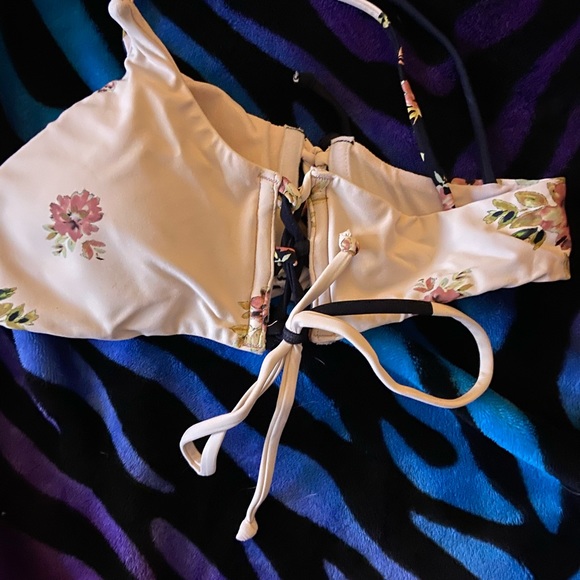 O’Neill castaway bikini top💕💕 - Picture 6 of 11